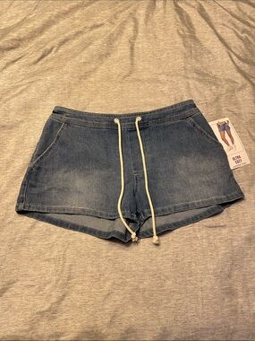 Vanilla Star Women's Denim Blue Jean Shorts Size S Pull On Drawstring NWT
